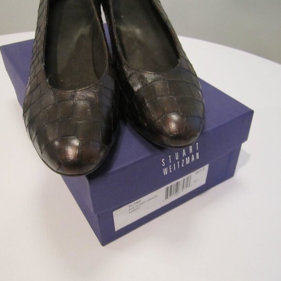 US 7.5 W STUART WEITZMAN TILTING RYE (brown) GLOSSY CROCO pump heels comfort - Picture 8 of 9